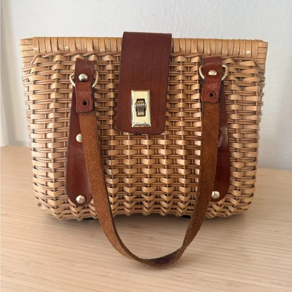 Vintage Woven Rattan Handbag Purse - Picture 1 of 9